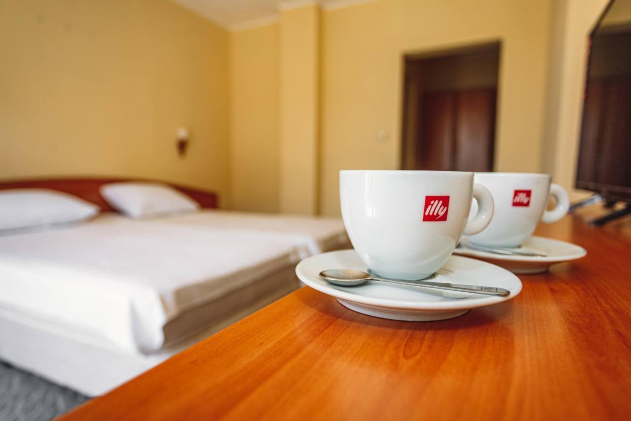 Hotel Dolphin Ravda Bagian luar foto