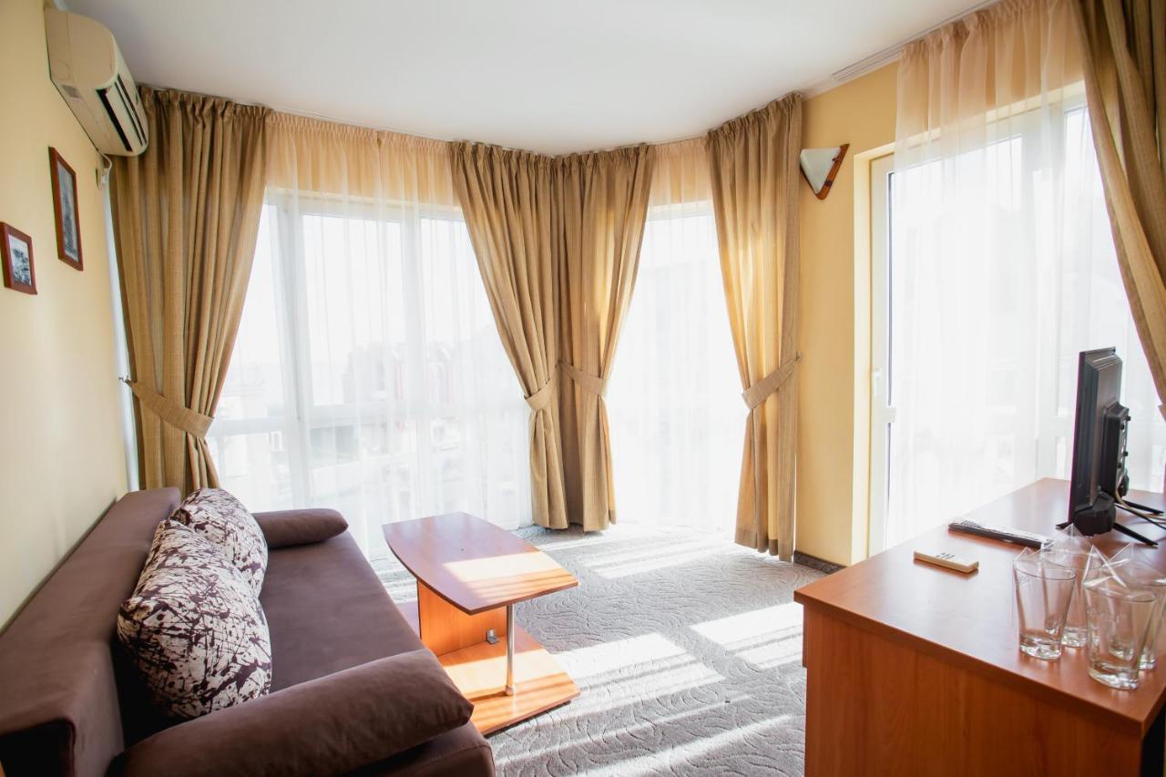Hotel Dolphin Ravda Bagian luar foto