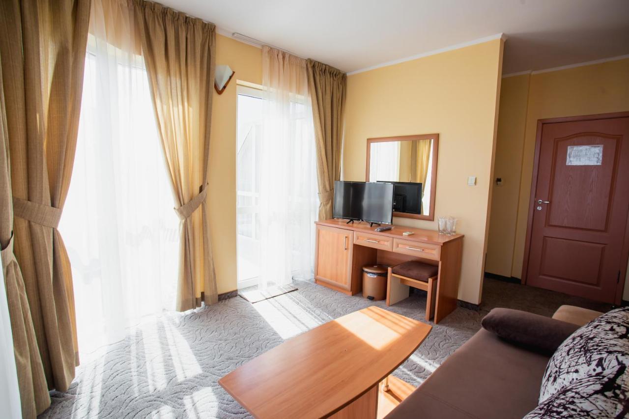 Hotel Dolphin Ravda Bagian luar foto
