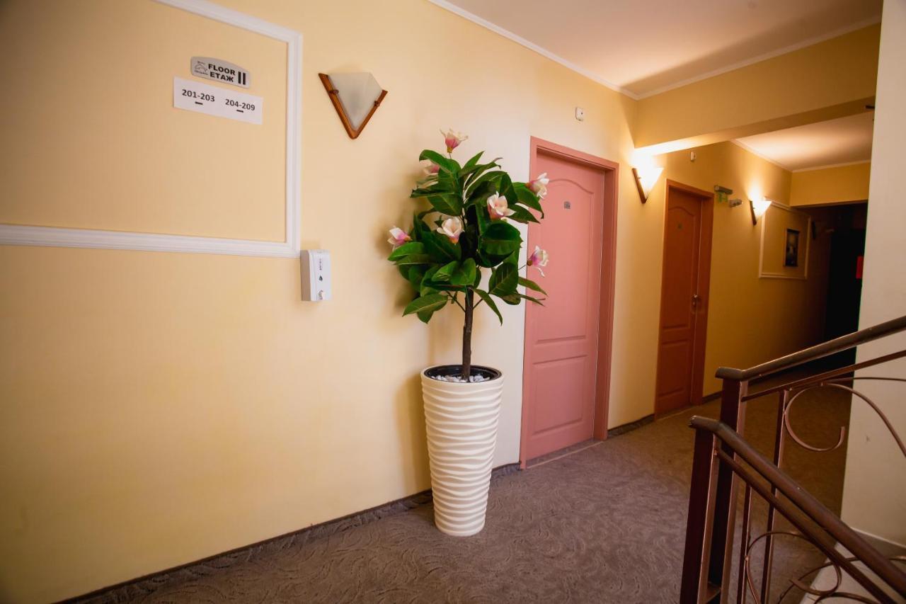 Hotel Dolphin Ravda Bagian luar foto
